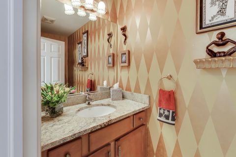 Tiny photo for 523 Chicago Avenue #D, Evanston, IL 60202 (MLS # 12591405)