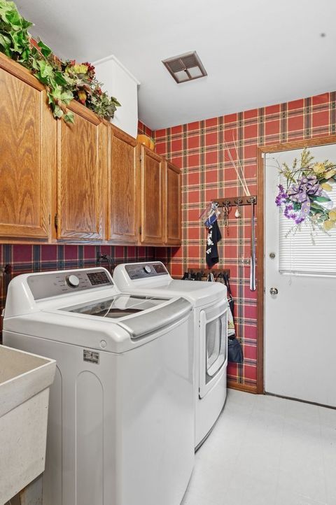 Tiny photo for 1411 W Allison Court, Arlington Heights, IL 60005 (MLS # 12672421)
