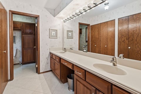 Tiny photo for 1411 W Allison Court, Arlington Heights, IL 60005 (MLS # 12672421)