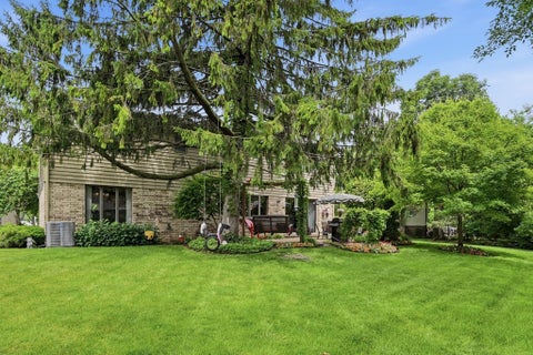 Tiny photo for 1411 W Allison Court, Arlington Heights, IL 60005 (MLS # 12672421)