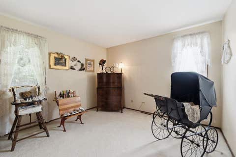 Tiny photo for 1411 W Allison Court, Arlington Heights, IL 60005 (MLS # 12672421)