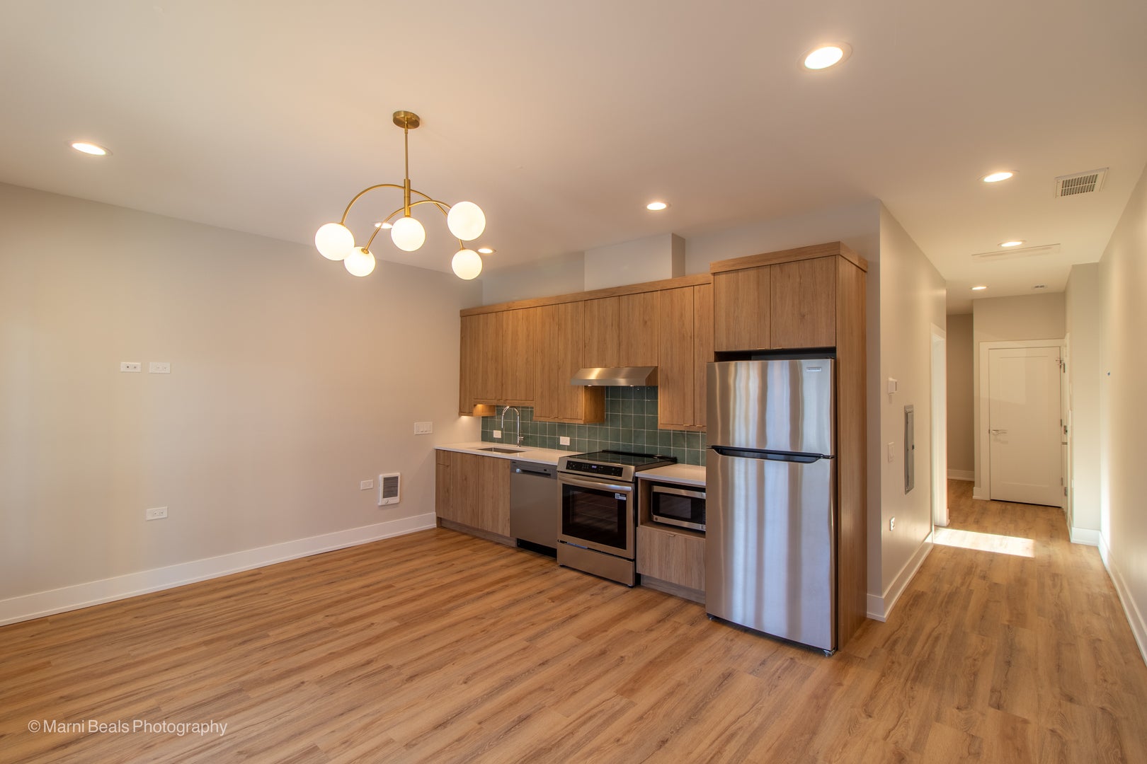 6749 S Langley Avenue B - Photo 4
