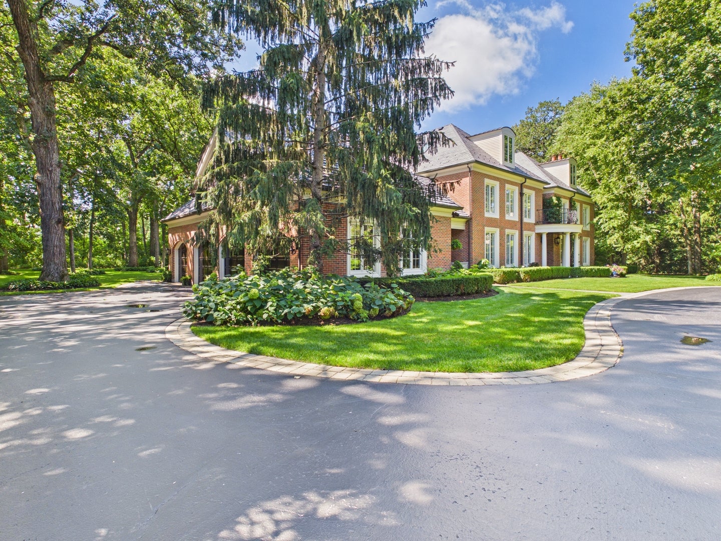 575 Stable Lane