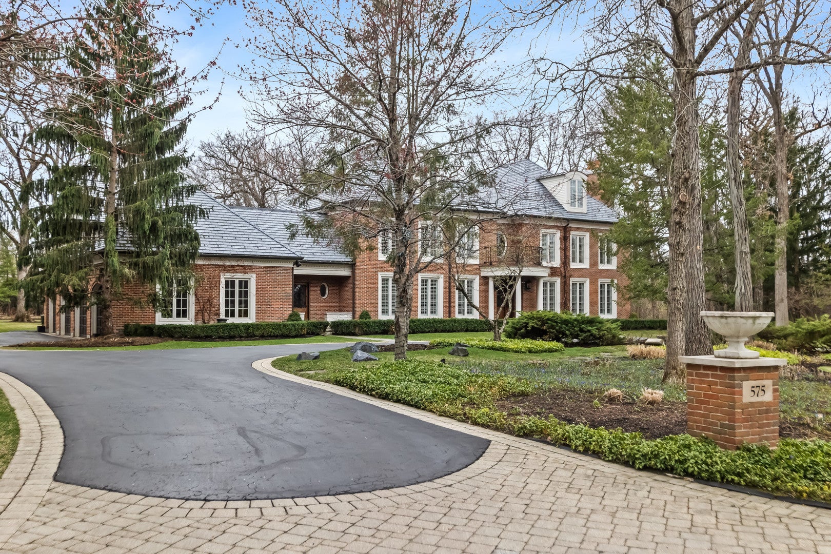 575 Stable Lane