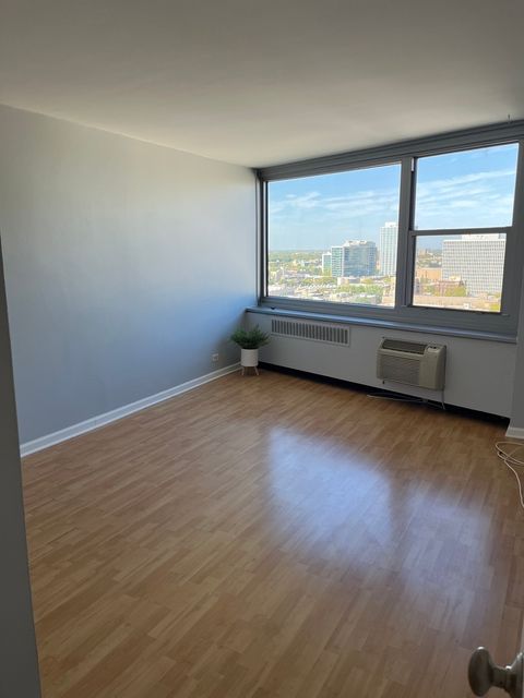 Tiny photo for 555 W Cornelia Avenue #1706, Chicago, IL 60657 (MLS # 12436401)