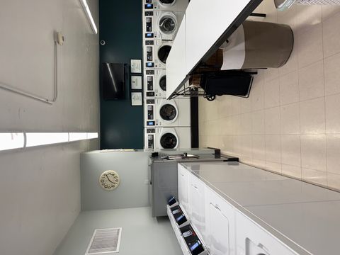 Tiny photo for 555 W Cornelia Avenue #1706, Chicago, IL 60657 (MLS # 12436401)
