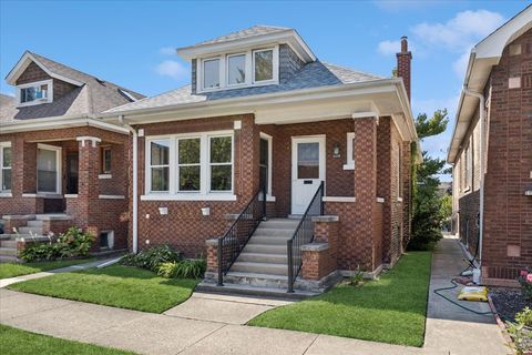 Photo of 2310 Gunderson Avenue, Berwyn, IL 60402 (MLS # 12474173)