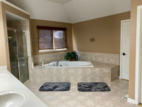 Tiny photo for 2412 Avalon Court, Aurora, IL 60503 (MLS # 12497752)