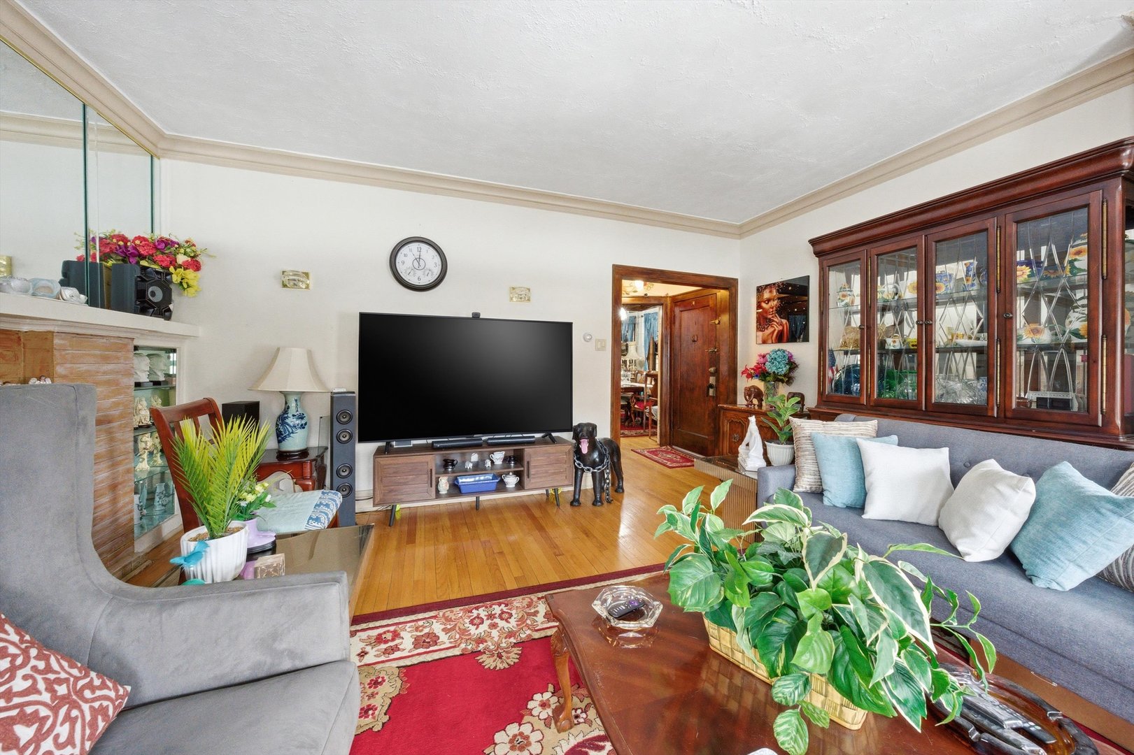 8019 S Rhodes Avenue