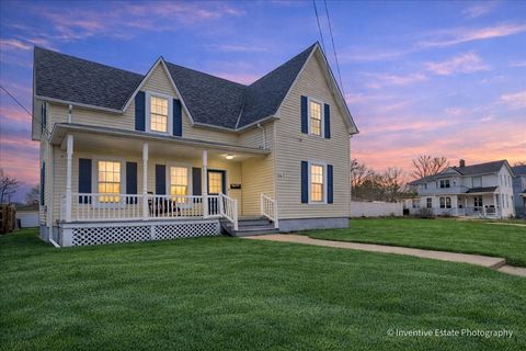 Photo of 567 E New York Street, Aurora, IL 60505 (MLS # 12586811)