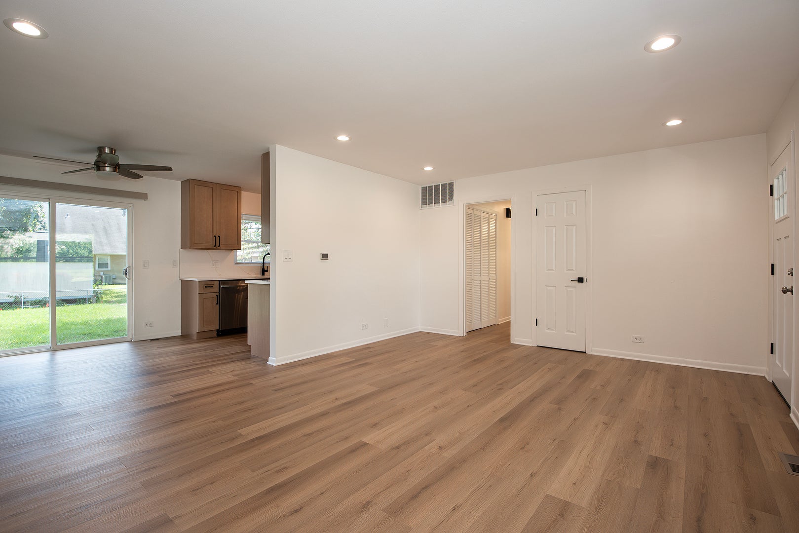 1021 Lonsdale Road