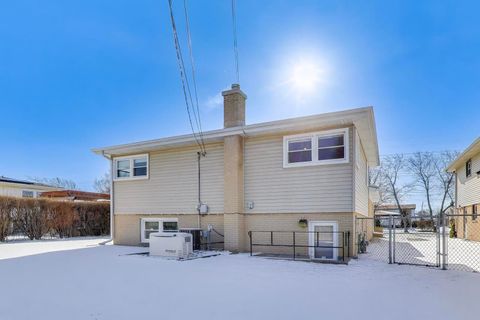 Tiny photo for Morton Grove, IL 60053 (MLS # 12554921)