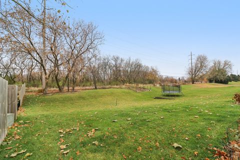 Tiny photo for 220 S Glenbrook Trail, McHenry, IL 60050 (MLS # 12530993)