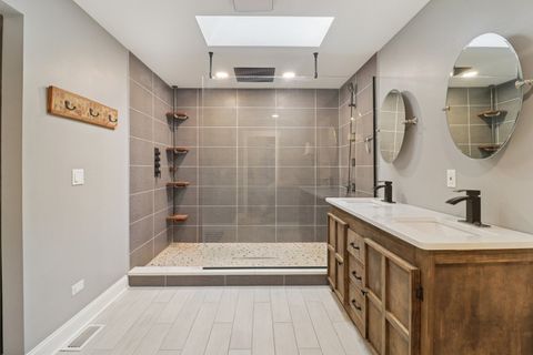 Tiny photo for 220 S Glenbrook Trail, McHenry, IL 60050 (MLS # 12530993)