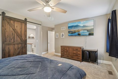 Tiny photo for 220 S Glenbrook Trail, McHenry, IL 60050 (MLS # 12530993)