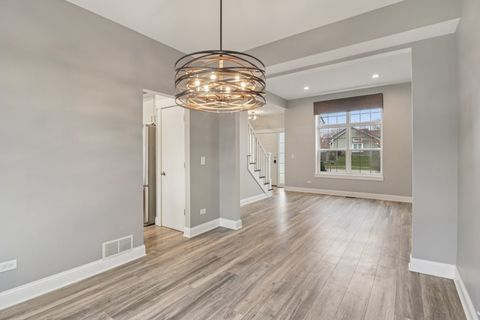 Tiny photo for 220 S Glenbrook Trail, McHenry, IL 60050 (MLS # 12530993)