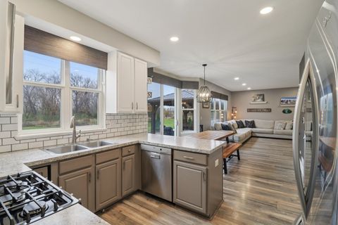 Tiny photo for 220 S Glenbrook Trail, McHenry, IL 60050 (MLS # 12530993)