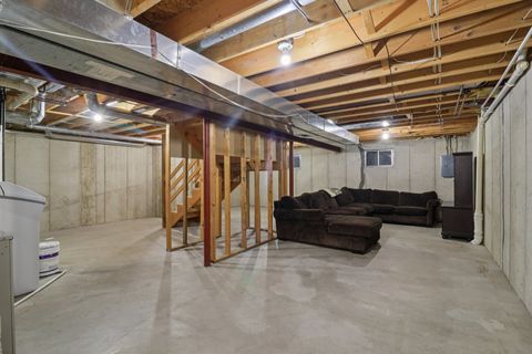 Tiny photo for 220 S Glenbrook Trail, McHenry, IL 60050 (MLS # 12530993)