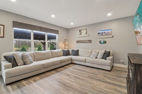 Tiny photo for 220 S Glenbrook Trail, McHenry, IL 60050 (MLS # 12530993)