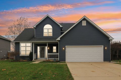 Tiny photo for 220 S Glenbrook Trail, McHenry, IL 60050 (MLS # 12530993)