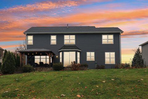 Tiny photo for 220 S Glenbrook Trail, McHenry, IL 60050 (MLS # 12530993)