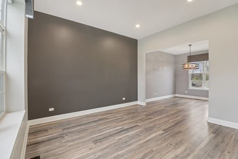 Tiny photo for 220 S Glenbrook Trail, McHenry, IL 60050 (MLS # 12530993)