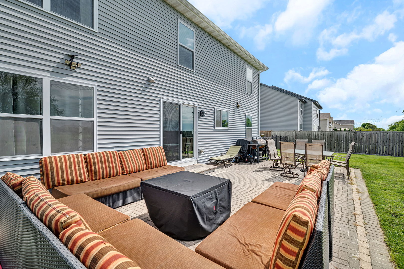 27337 W Deer Hollow Lane