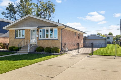 Tiny photo for 10605 Sycamore Drive, Chicago Ridge, IL 60415 (MLS # 12650194)