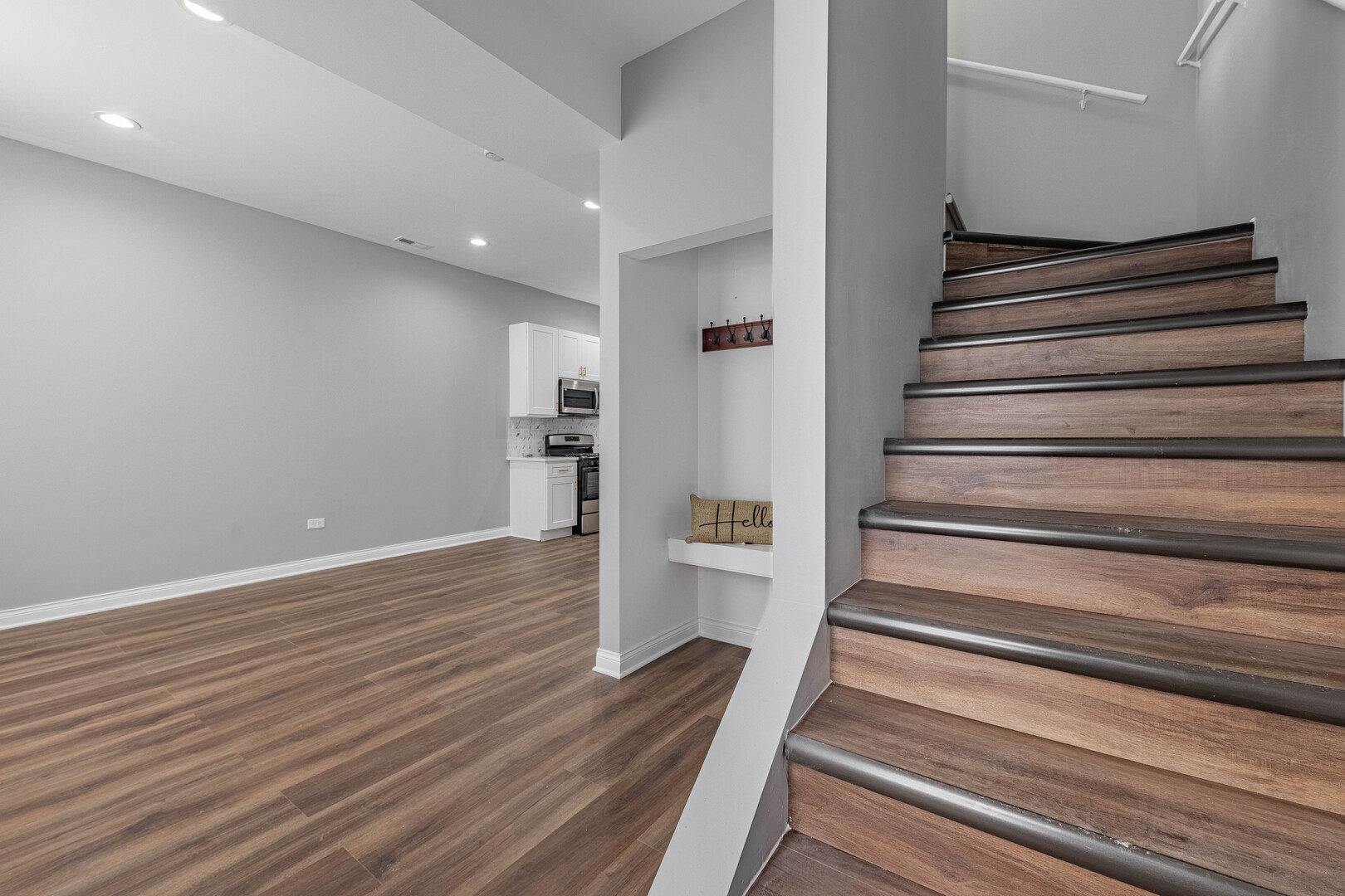 1934 S Hamlin Avenue
