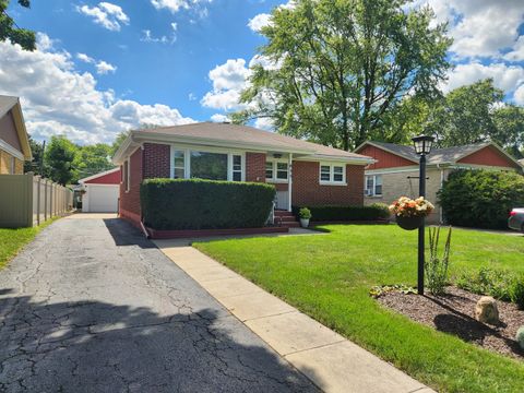 Tiny photo for 835 MCKINLEY Avenue, Mundelein, IL 60060 (MLS # 12457399)