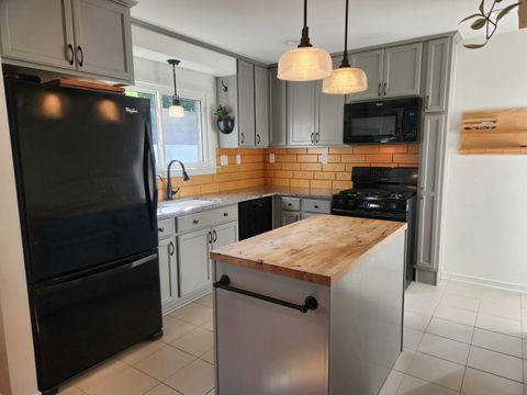Tiny photo for 835 MCKINLEY Avenue, Mundelein, IL 60060 (MLS # 12457399)