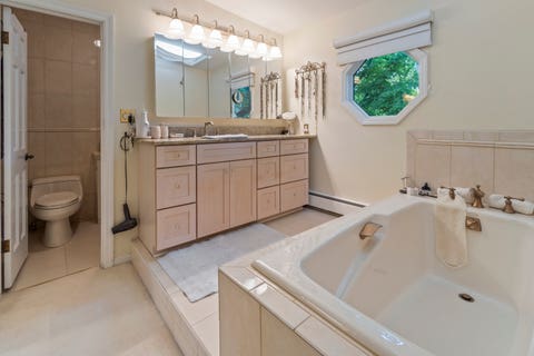 Tiny photo for 415 N Shepherd Hill Lane, McHenry, IL 60050 (MLS # 12673260)