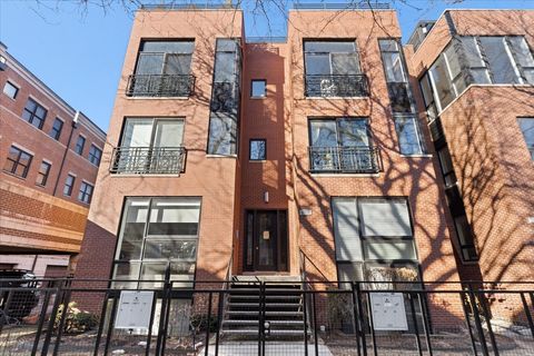 2314 W Wabansia Avenue 3W Chicago IL 60647