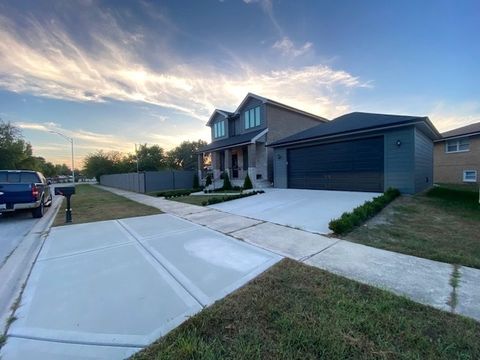 Tiny photo for 10030 Moody Avenue, Oak Lawn, IL 60453 (MLS # 12562520)