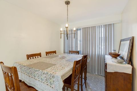 Tiny photo for 135 Ridge Avenue #1W, Evanston, IL 60202 (MLS # 12582549)