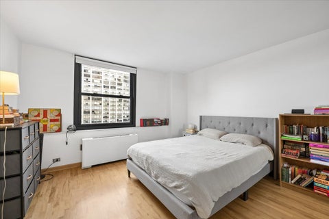 Tiny photo for 5701 N Sheridan Road #12B, Chicago, IL 60660 (MLS # 12736194)