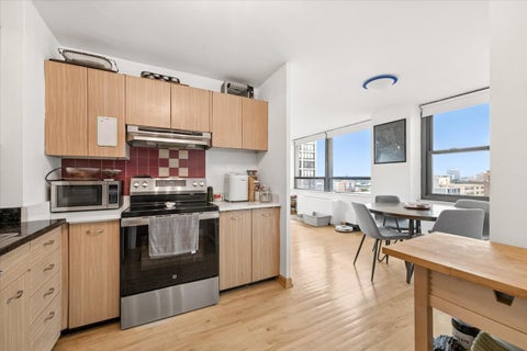 Tiny photo for 5701 N Sheridan Road #12B, Chicago, IL 60660 (MLS # 12736194)