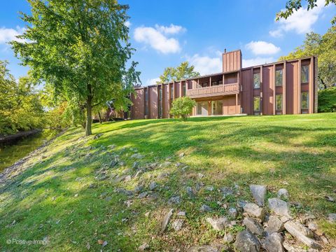 A home in Oakbrook Terrace