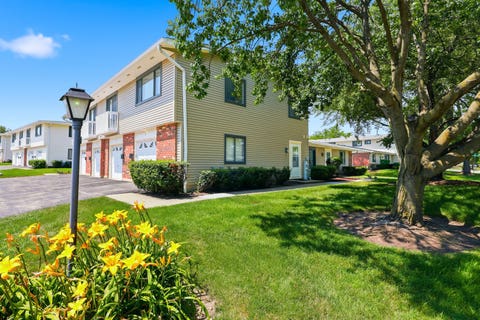 Photo of 127 Fairlane Court #D, Bloomingdale, IL 60108 (MLS # 12706666)