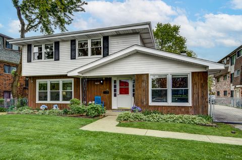 Photo of 9826 Nottingham Avenue, Chicago Ridge, IL 60415 (MLS # 12636608)