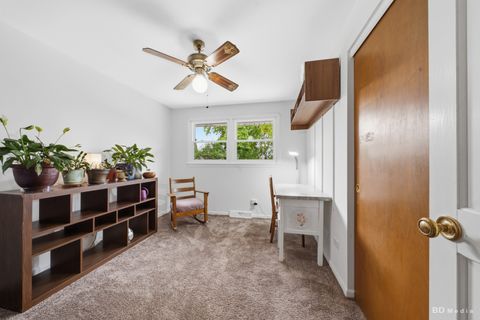 Tiny photo for 9826 Nottingham Avenue, Chicago Ridge, IL 60415 (MLS # 12636608)