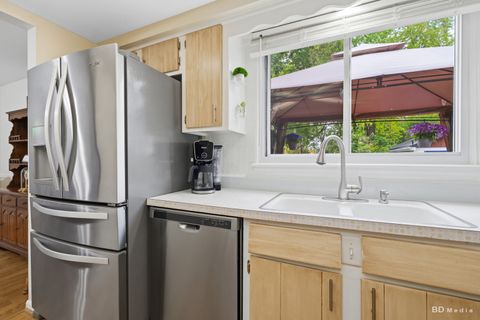 Tiny photo for 9826 Nottingham Avenue, Chicago Ridge, IL 60415 (MLS # 12636608)