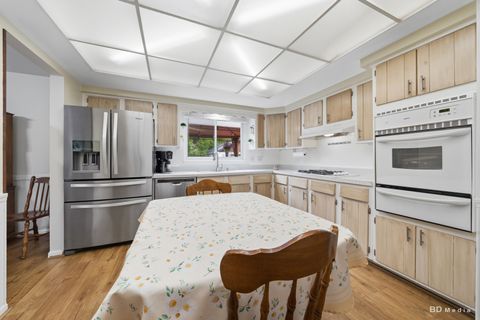 Tiny photo for 9826 Nottingham Avenue, Chicago Ridge, IL 60415 (MLS # 12636608)