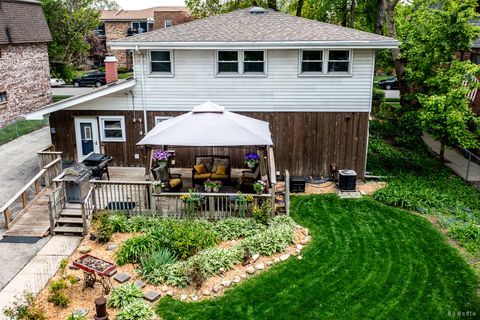 Tiny photo for 9826 Nottingham Avenue, Chicago Ridge, IL 60415 (MLS # 12636608)