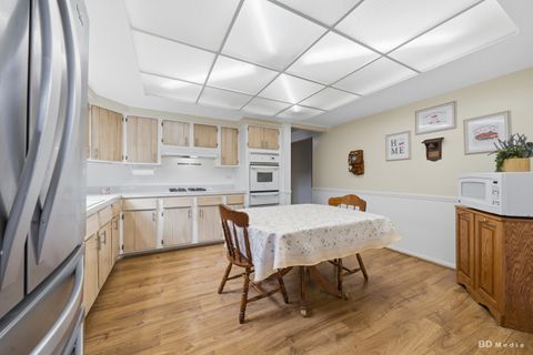 Tiny photo for 9826 Nottingham Avenue, Chicago Ridge, IL 60415 (MLS # 12636608)