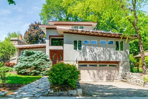 Tiny photo for 423 Ames Street, Libertyville, IL 60048 (MLS # 12380238)