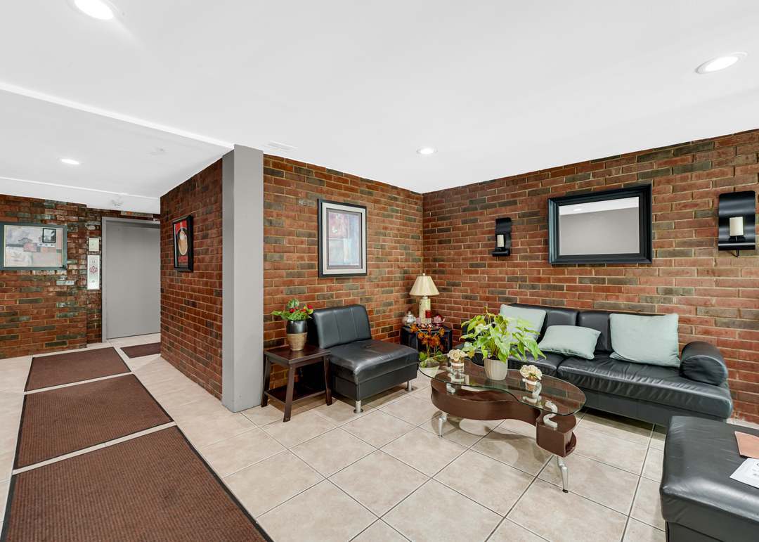 9332 Landings Lane 504