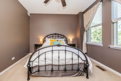 Tiny photo for 947 W 36th Street, Chicago, IL 60609 (MLS # 12681390)
