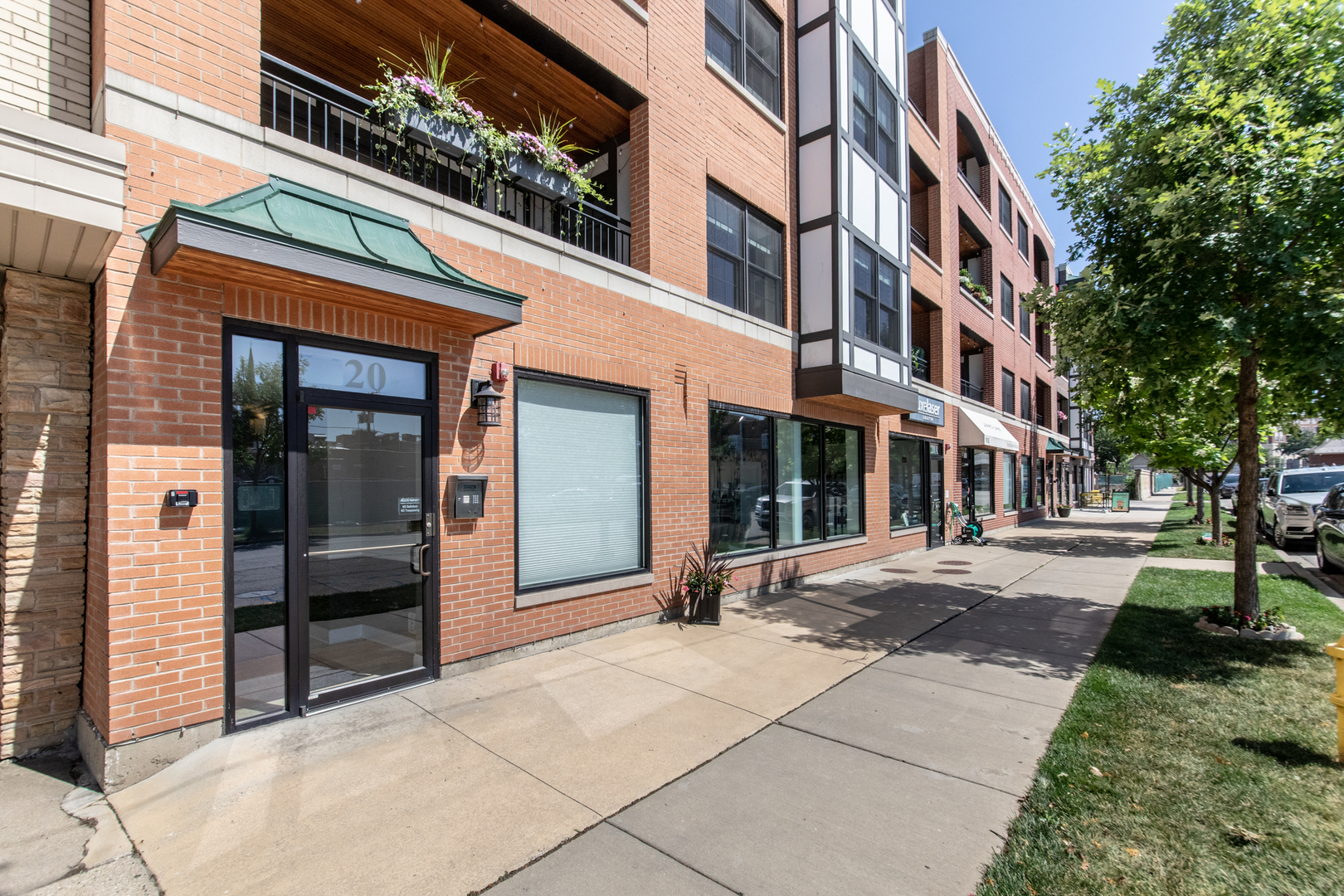 20 S Fairview Avenue 4N