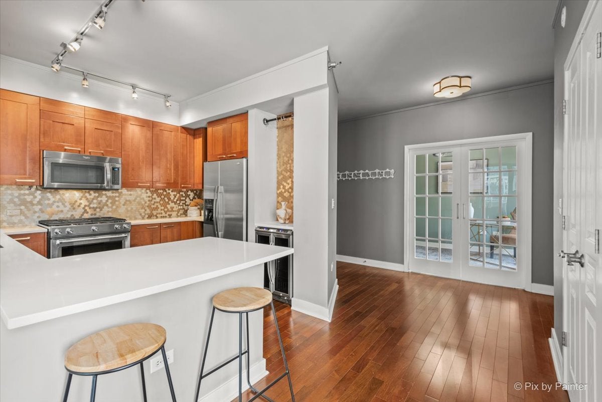 744 N Clark Street 705